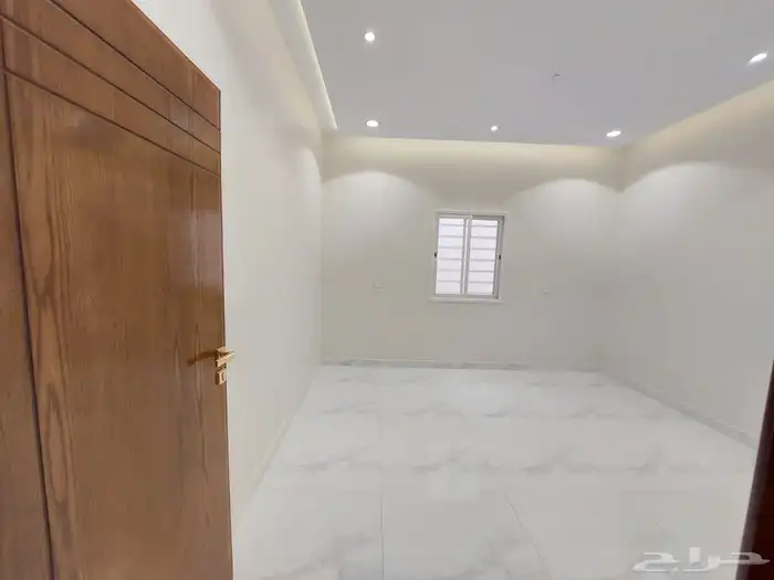 للبيع فله روف بالمحاله درج داخلي وخارجي مدخل مستقل بحوش ب750 16