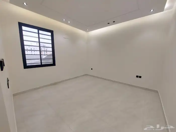 للبيع شقق تمليك بحي النرجس ابها دور ثاني بسطح باصنصير 12