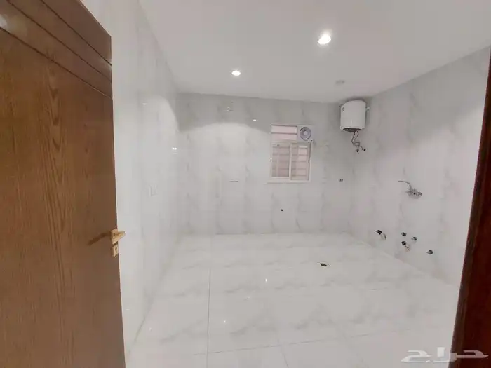 للبيع فله روف بالمحاله درج داخلي وخارجي مدخل مستقل بحوش ب750 13