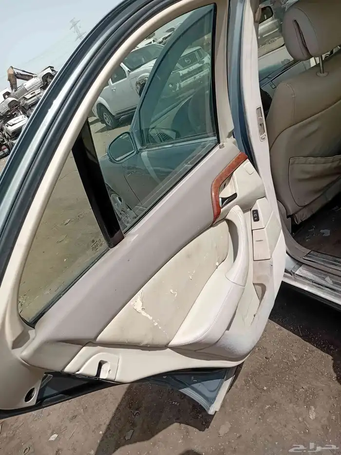 قطع غيار تشليح مرسيدس فياقرا S350 موديل 2005 5