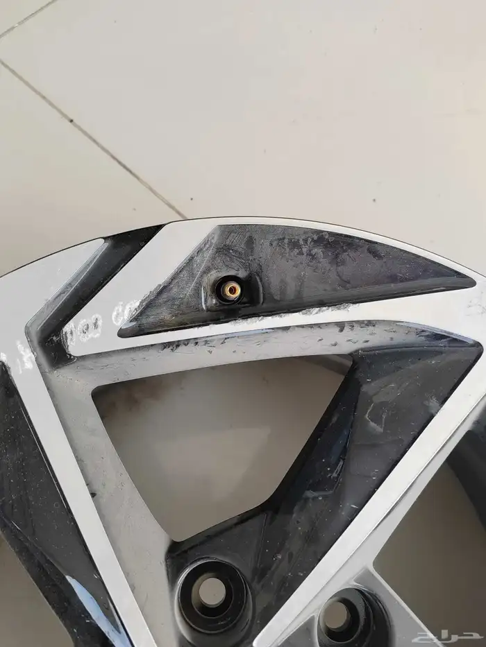 قطع غيار مراية هايلكس تلبيسة مرتبه افالون جنط النترا 10