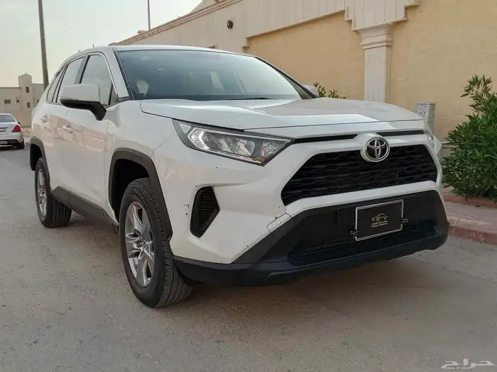 تويوتا راف فور ( 2022 ) نظيف بحالة ممتازة 1