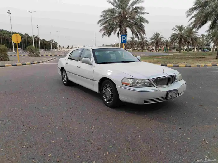 تاون كار لينكون 2009 شرط للبيع 24