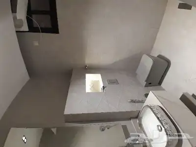 للبيع شقه دور ارضي حوش ومدخل سياره تشطيبVIPمقابل كبري المطار 22