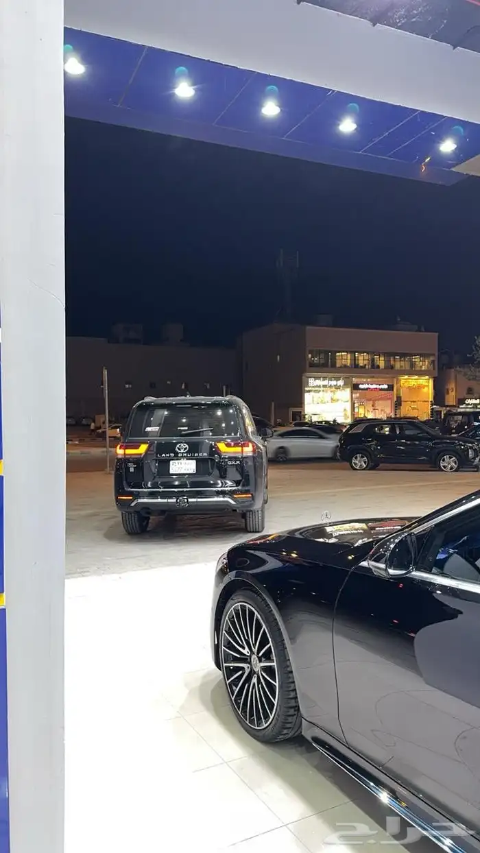 الشارقة لتأجير السيارات 2