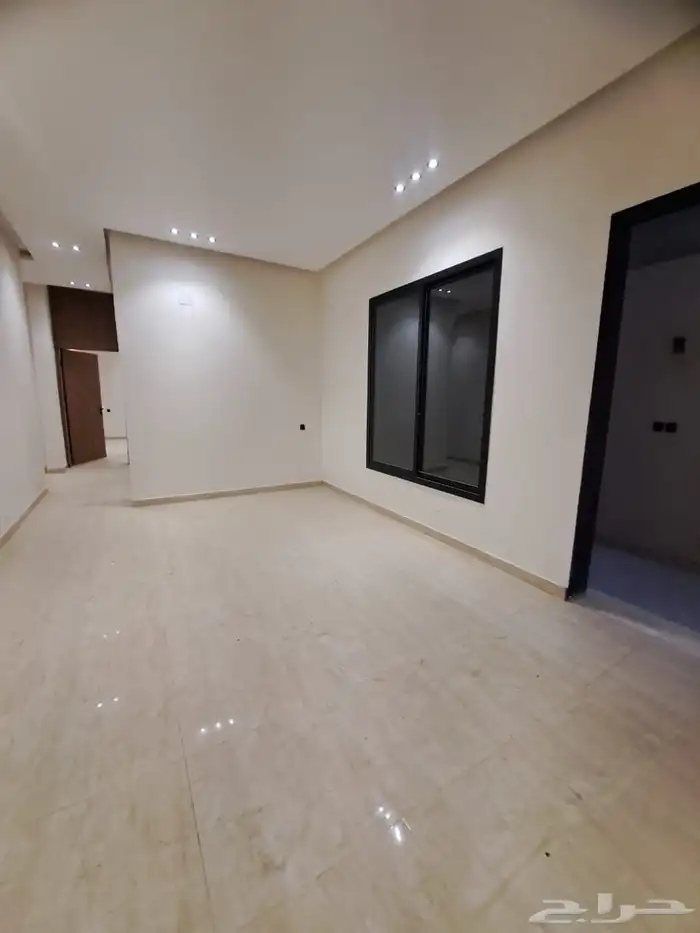 دور للبيع علوي مع سطح كامل570مساحه 300 4