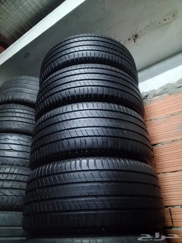 4 كفرات مستعملة نظيفة المقاسات تحت بالوصف 2