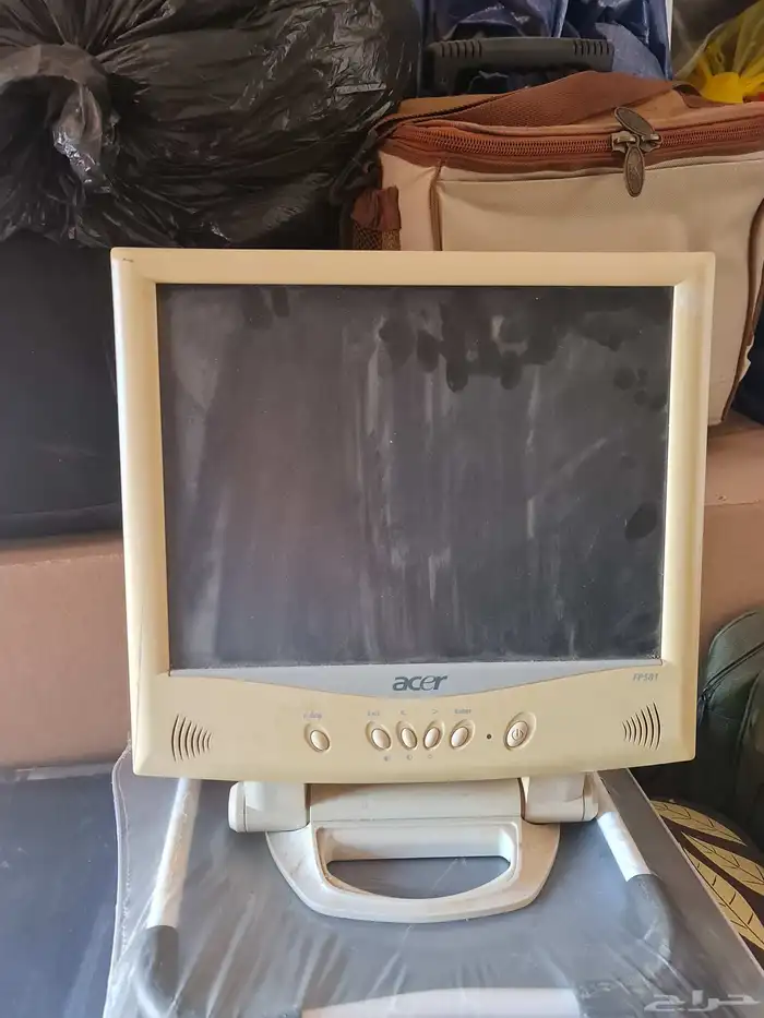 كمبيوتر مكتبي PC مع شاشه مع طابعة hp وطابعتين كانون 1