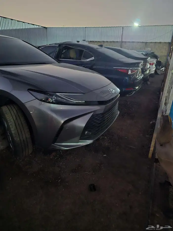 تشليح لبيع قطع غيار كامري من موديل 2018 الى 2025 0