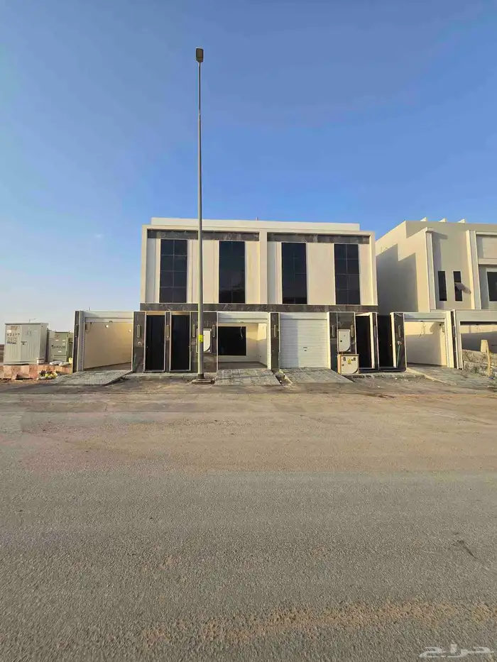 للبيع افخم فيلا مساحه 325متر 2