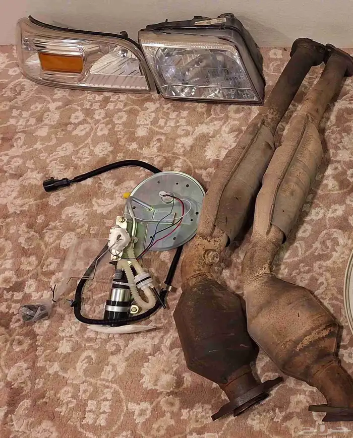 قطع غيار فورد ماركيز 2008 0