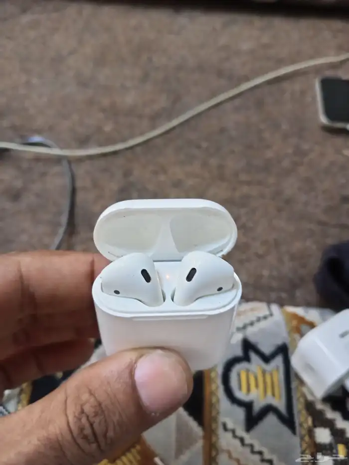 سماعات اير بوز الاصدار ال2 نضيفه 0