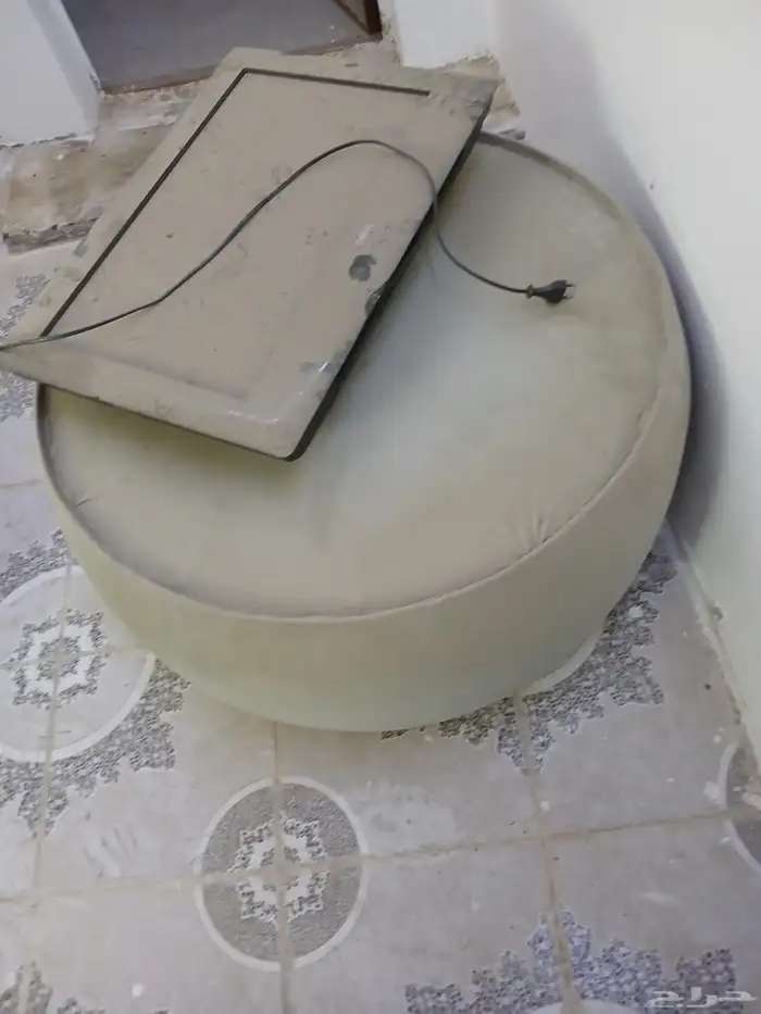 للبيع طاولة وشاشه للبيع شغل شرط 0