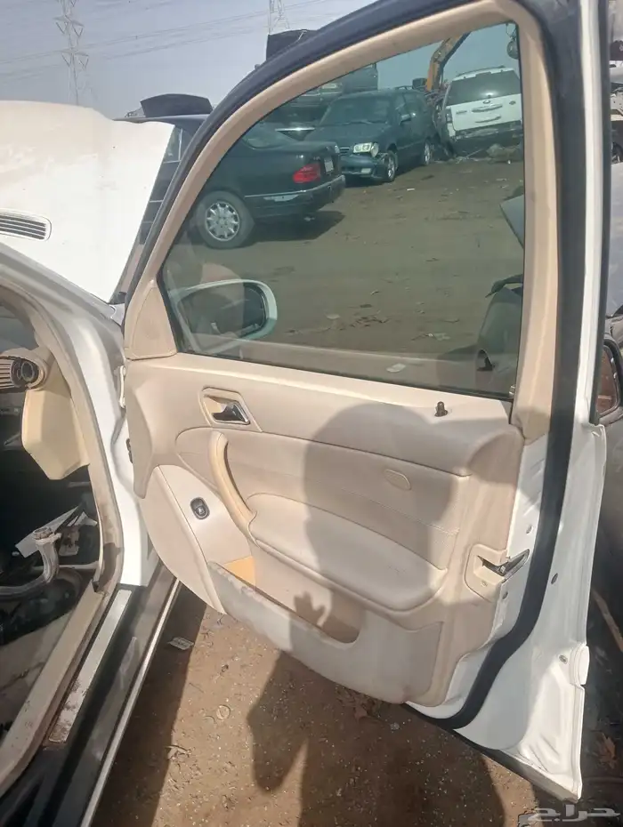 للبيع قطع غيار مرسيدس A180 موديل 2005 6
