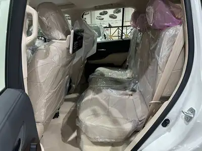 تويوتا لاندكروزر GXR L4 2025 5
