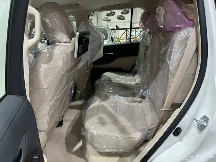 تويوتا لاندكروزر GXR L4 2025 5