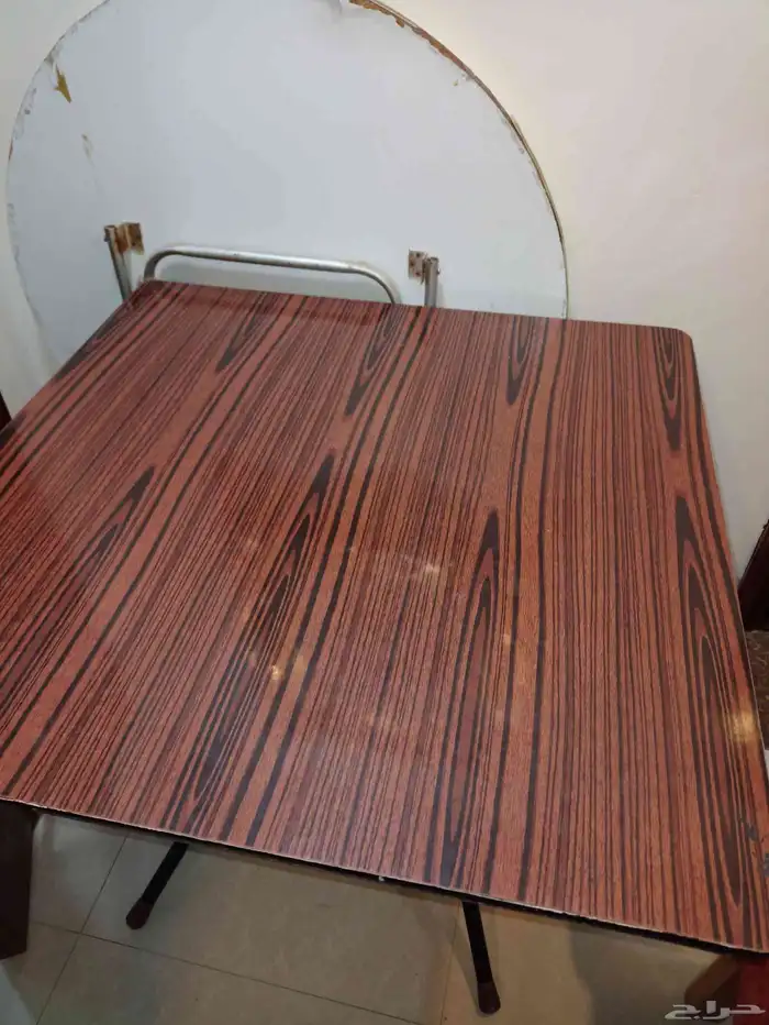 طاولة مستعملة للبيع 1