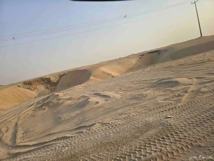 توريد رمل مساح ودفان وحجر وطين 0