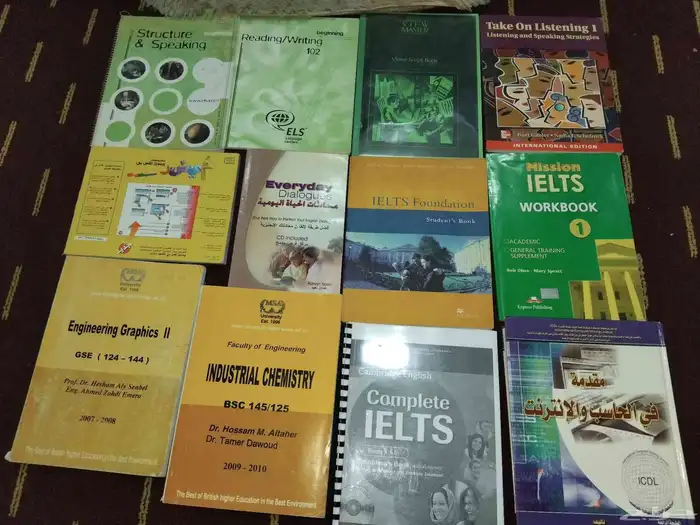 كتب دينيه وانجليزي وقواميس وقصص واجتماعية و سيديهات للبيع 5