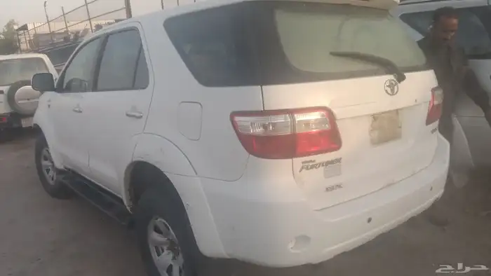 تشليخ قطع غيار سيارات تويوتا فورتشنر موديل 2009 3