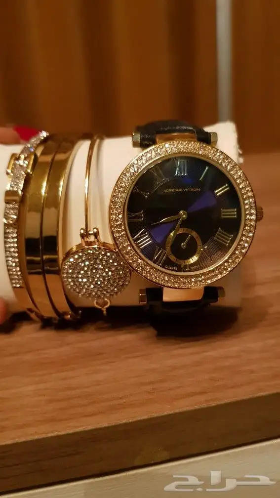 ساعات ماركات نسائيه ب 50 10