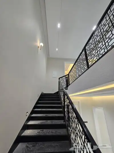 للبيع روف علوي مع ملحق تشطيب VIPخلف مطار أبها مقابل نادي ضمك 21