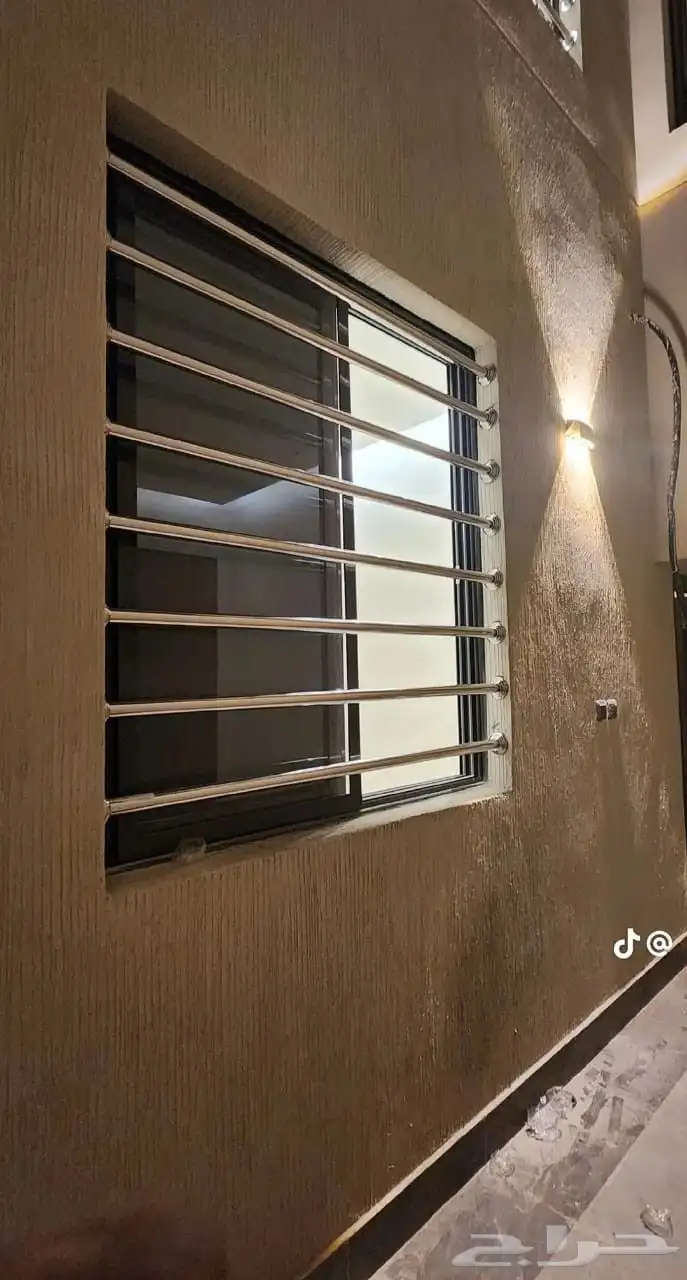 معلم المنيوم 4
