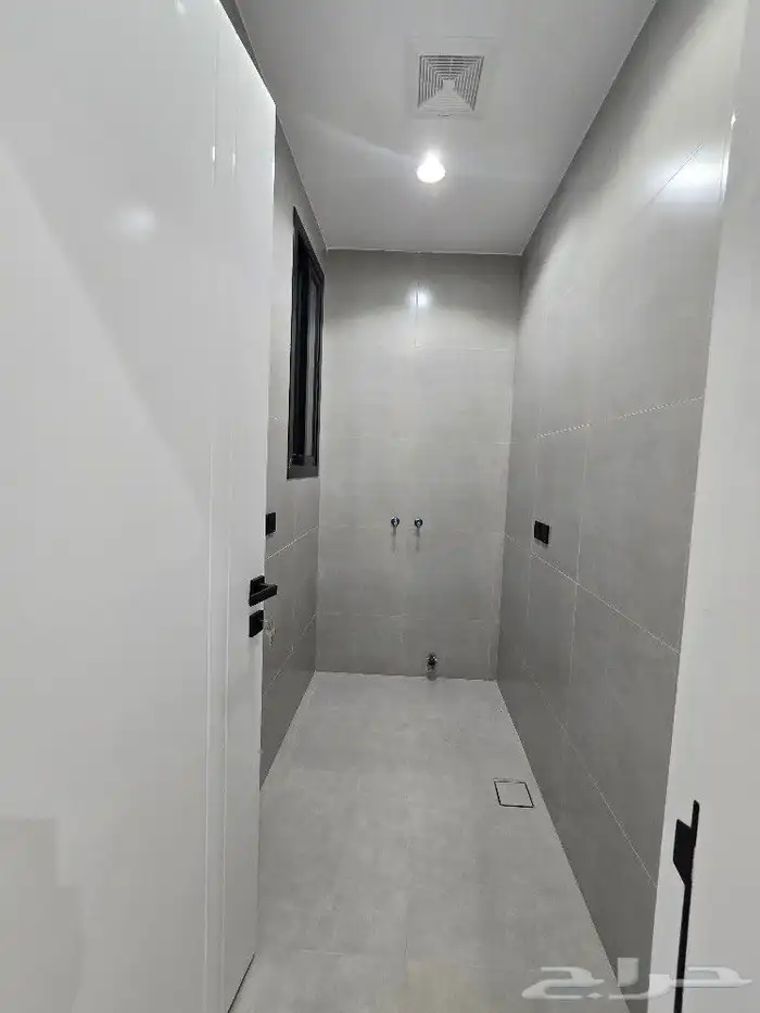 للبيع أدوار ارضيه وسيعه 6غرفVIP حوش مدخل سياره أبها بالمحاله 12