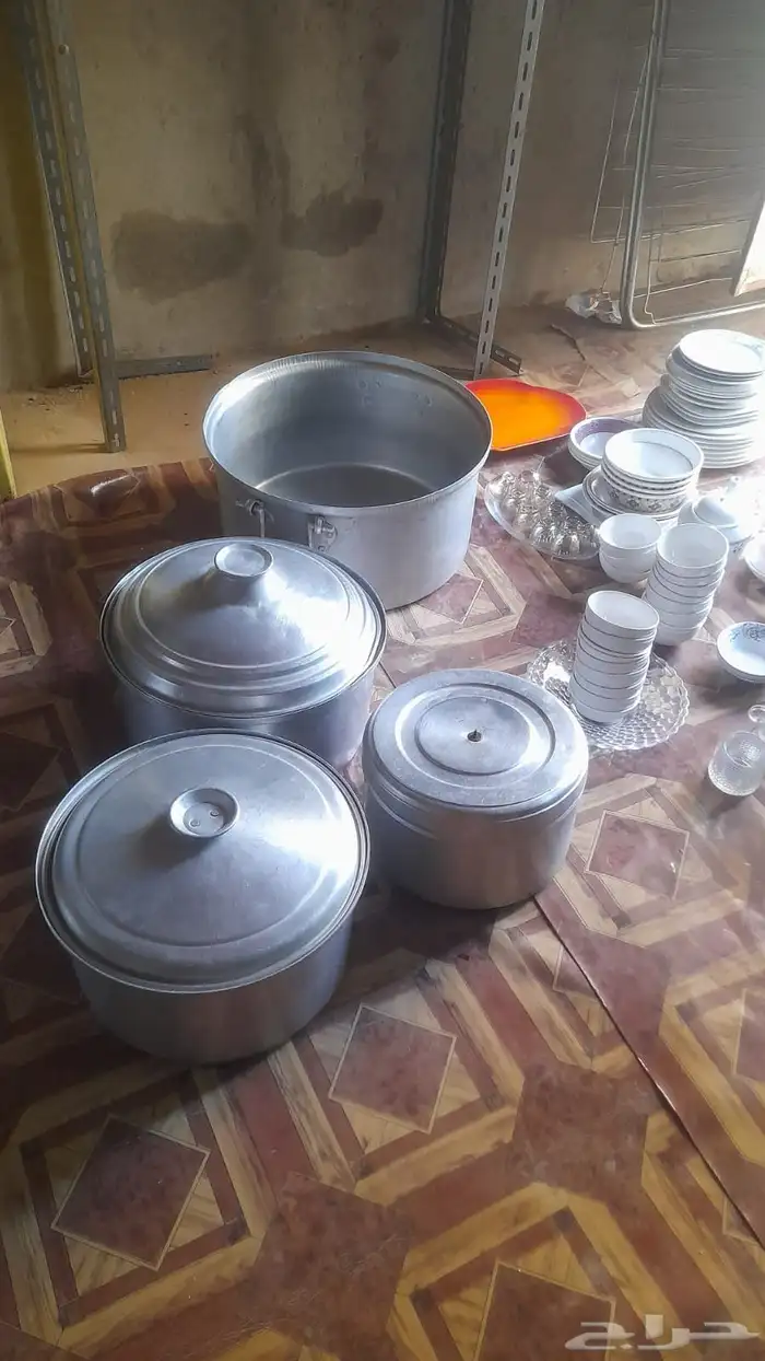 اغراض منزليه اغراض مطبخ بالتحديد وغرفه نوم مستخدمه مع الكبت 0