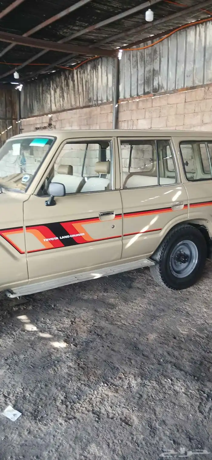 مؤسسة سمير الحازمي متوفر قطع غيار جيب صالون 1982 2