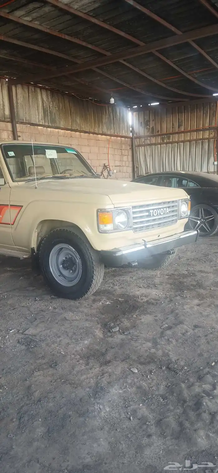 مؤسسة سمير الحازمي متوفر قطع غيار جيب صالون 1982 3