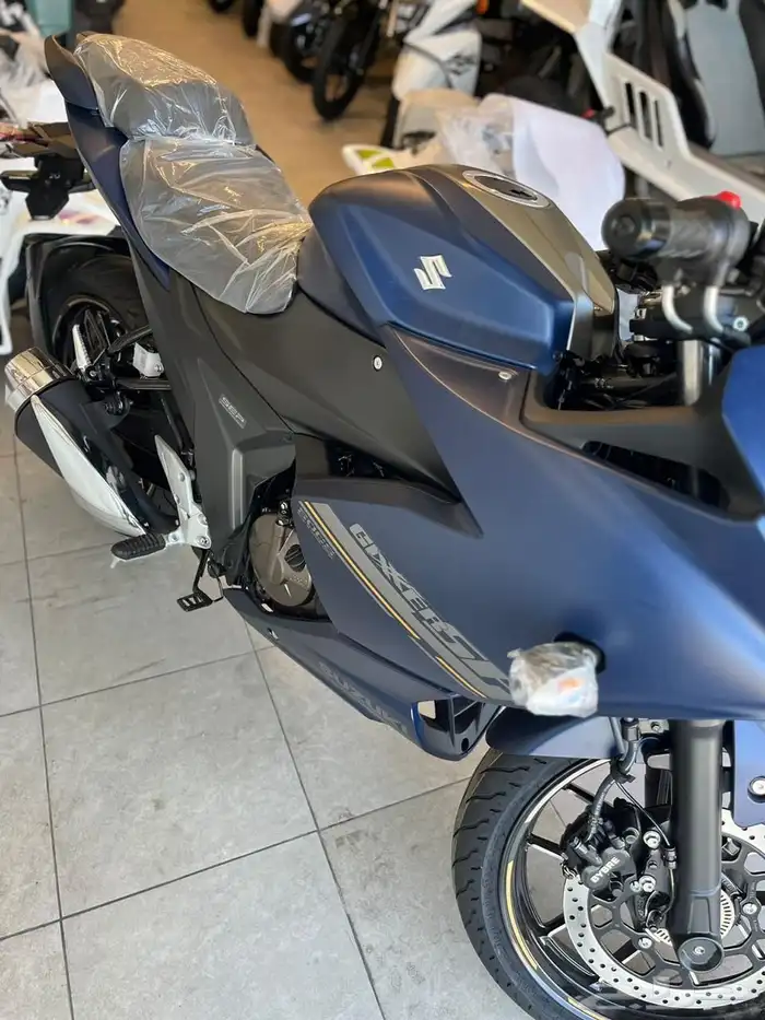 دباب ريس سوزوكي 250 ( جيكسر 250 ) 2