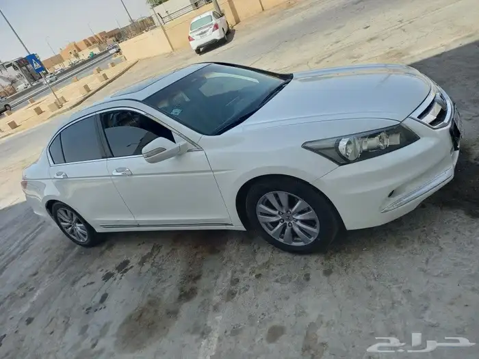 اكورد موديل 2012 فل كامل للبيع 9