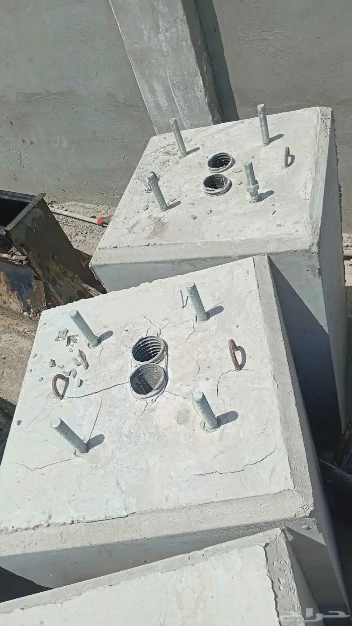 قواعد اعمدة قواعد إنارة حواجز بجميع انواعها 5