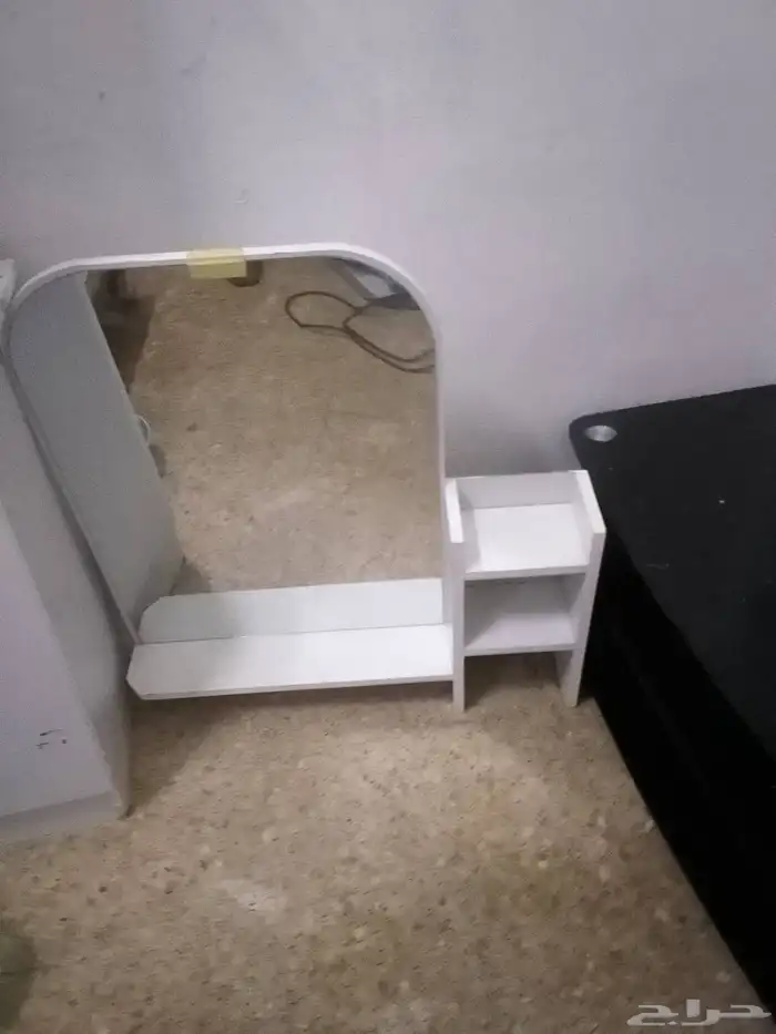 دواليب نضيفه طاوله شاشه نضيفه 1