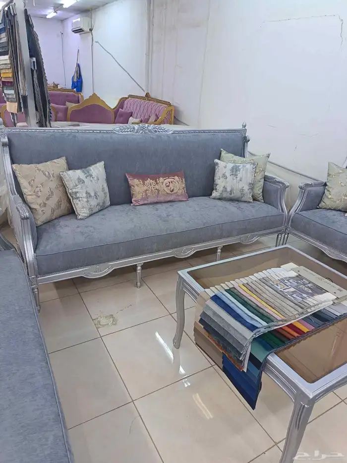 طقم كنب كلاسيك خشب زان احمر مصري مكون من ثلاث كنبات كبيره و2 1