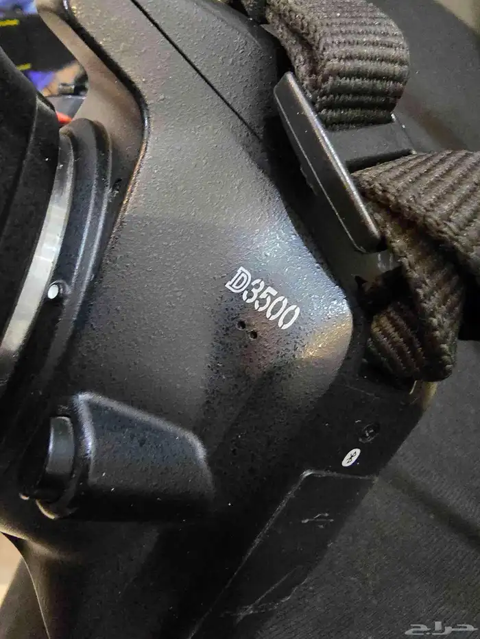 كاميرا كانون D3500 استخدام قليل مرة معها عدسة 18-105 2