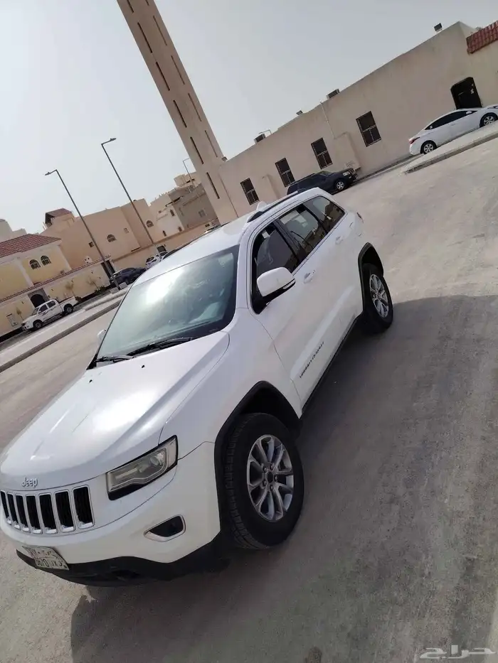 جيب شيروكي لاريدو 2014 6