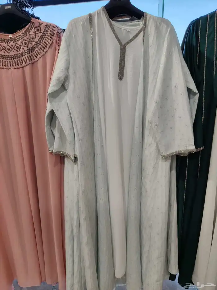 عبايات شيك وسعرها ممتاز والتوصيل لحد البيت 9