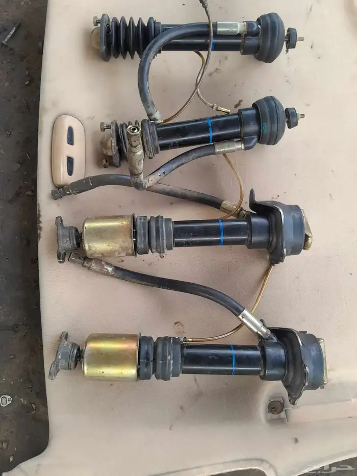 مسعدات مرسيدس هدروليك أمامي وخلفي أصلي وكاله كلشي سليم 1