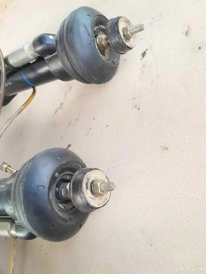 مسعدات مرسيدس هدروليك أمامي وخلفي أصلي وكاله كلشي سليم 6