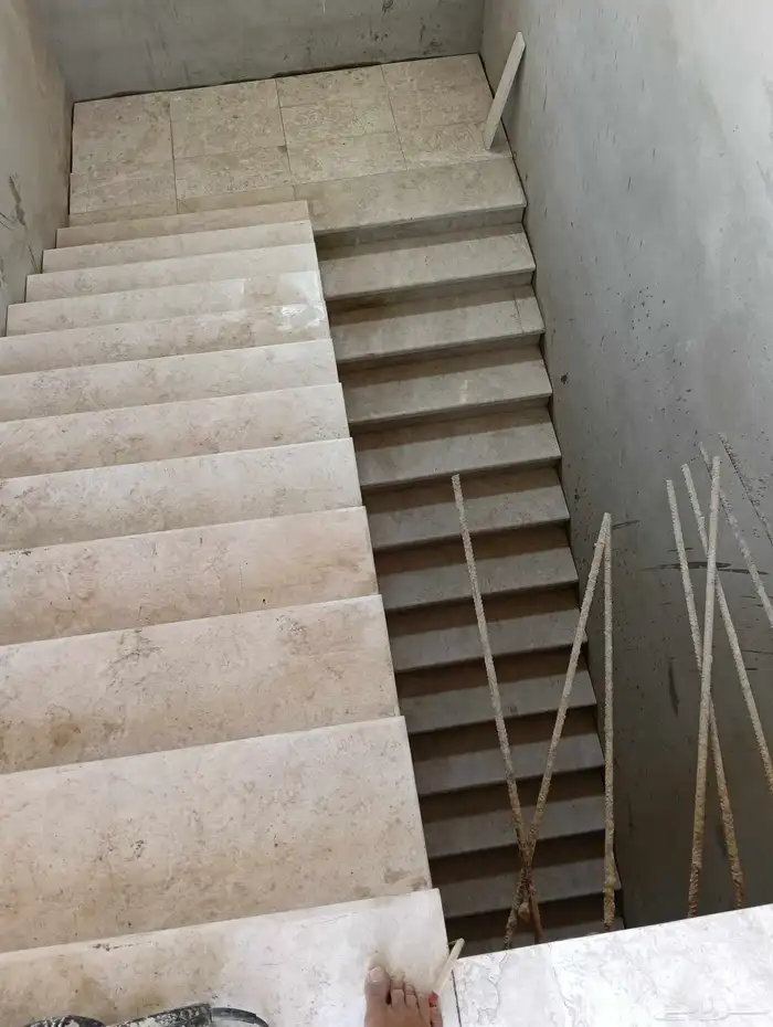 مبلط 9