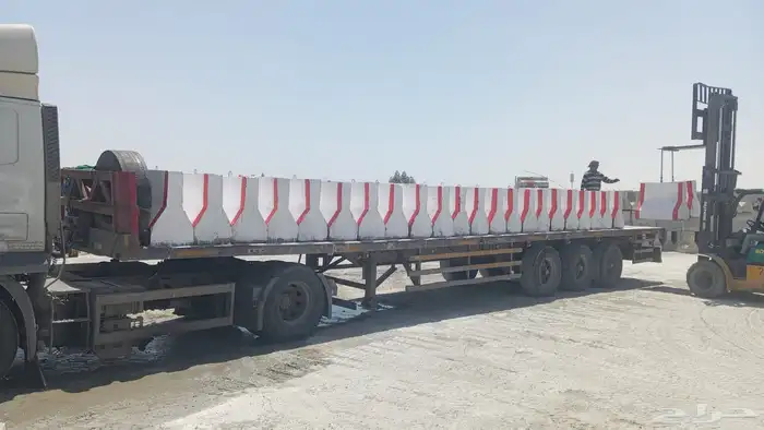 حواجز خرسانية قواعد إنارة بأسعار تنافسية 2