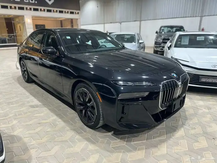 بي ام دبليو 760i 2023 0