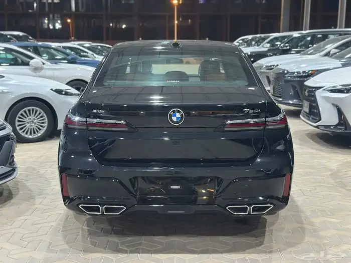بي ام دبليو 760i 2023 6