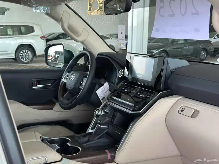 معرض بلاد الشرق يعلن عن تكفى السياره لاندكروزر فل كامل بريمي 3