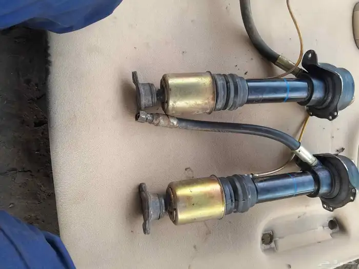 مسعدات مرسيدس هدروليك أمامي وخلفي أصلي وكاله كلشي سليم 9