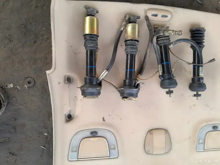 مسعدات مرسيدس هدروليك أمامي وخلفي أصلي وكاله كلشي سليم 0