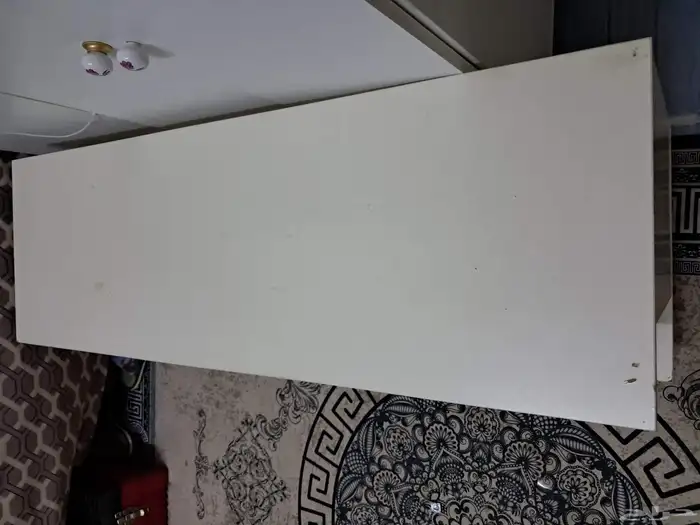 طاولة شاشه بلازما من ايكيا خشب قوي 1