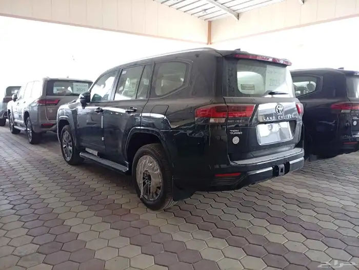 LAND CRUISER GXR TWIN TURBO. 2025 3